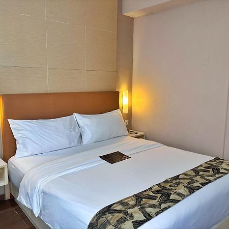 Terraz Tree Hotel Джакарта Экстерьер фото